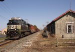 NS 4491 on rail train 913